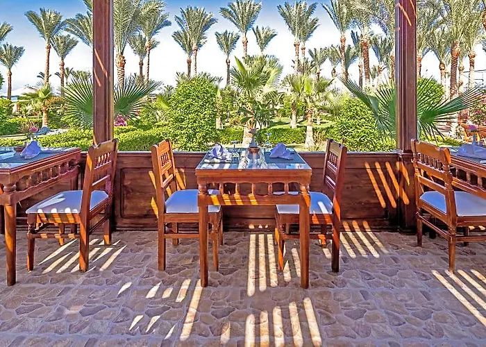 Hawaii Riviera Aqua Park - Families And Couples Only הורגהדה