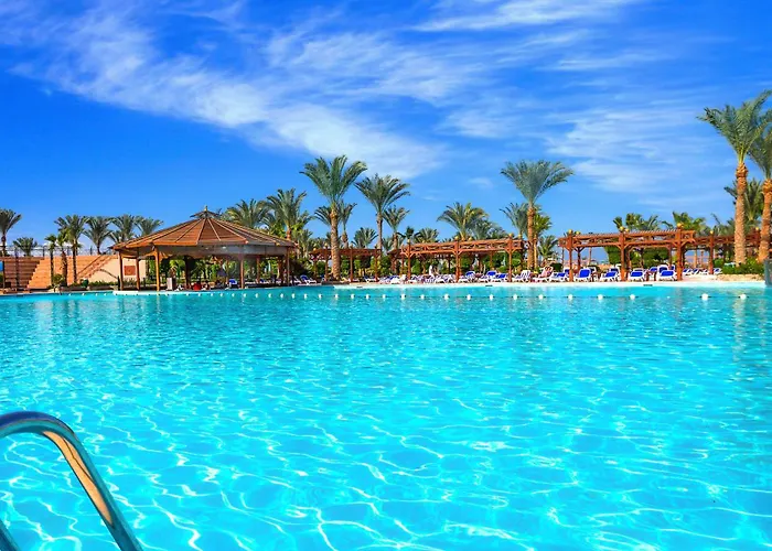 Hawaii Riviera Aqua Park - Families And Couples Only הורגהדה