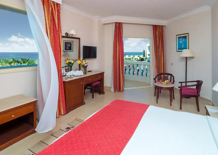 Hawaii Riviera Aqua Park - Families And Couples Only הורגהדה