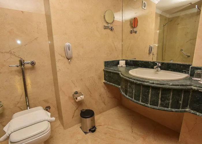 Hawaii Riviera Aqua Park - Families And Couples Only 3*